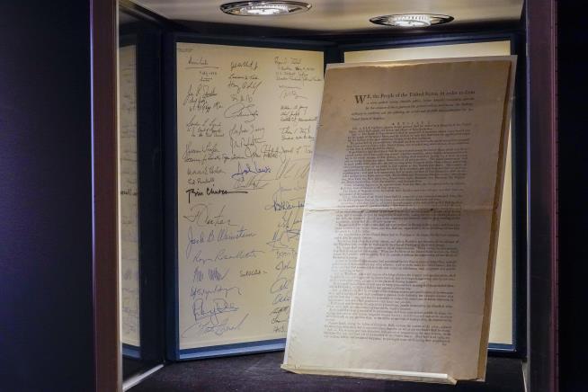 Billionaire Loans His Copy of Constitution to Museum