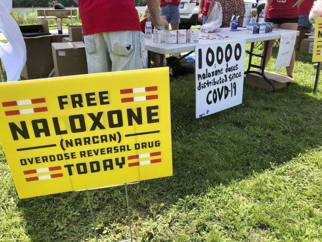 Overdose Deaths Dropped in All but 2 States Last Year