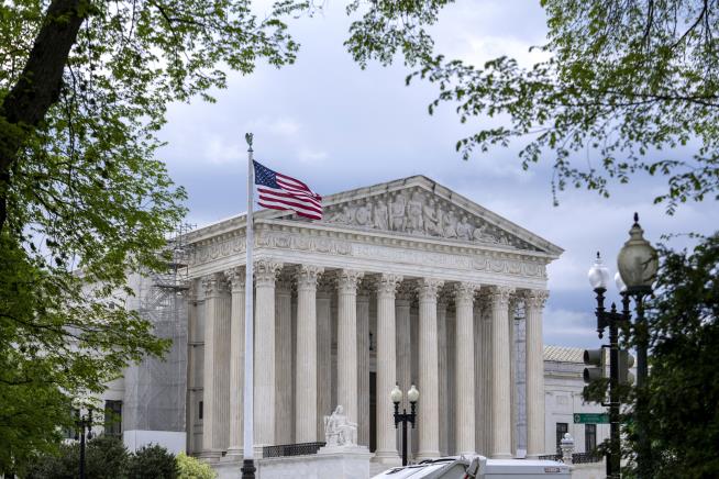 Supreme Court Gives Trump a Win on Migrants