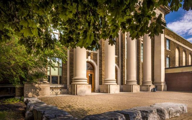 Some College Towns Are Losing Their Lifeline