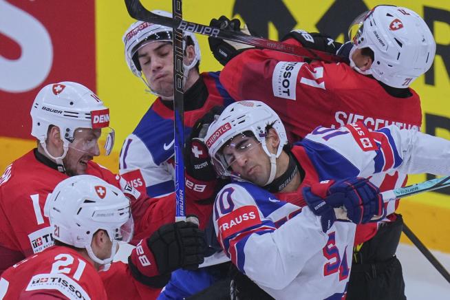 US Wins Its 1st World Hockey Title Since 1933