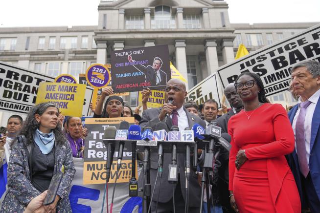 Newark Mayor Sues Over His Arrest by ICE