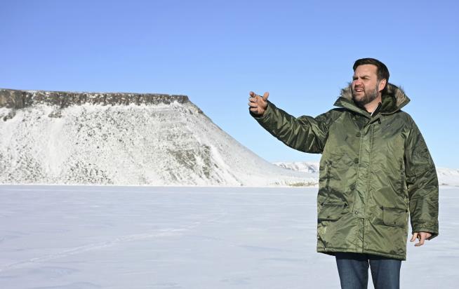 Report: Pentagon to Shift Greenland to Northern Command