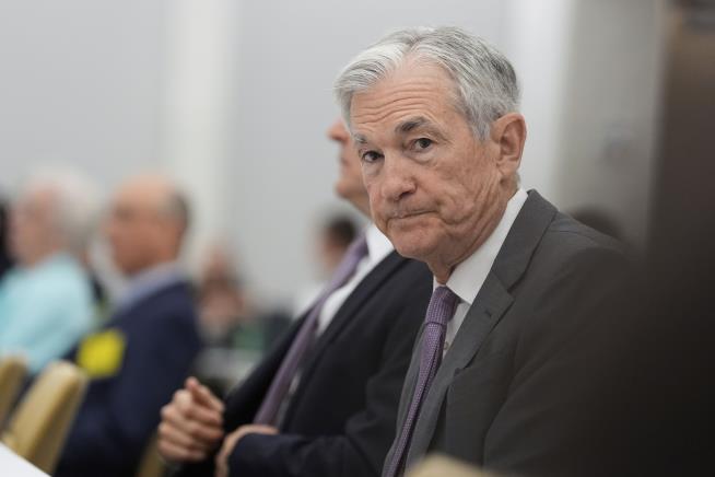 Trump: Powell 'Must' Lower Interest Rates