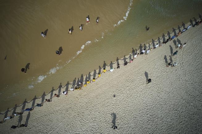 International Fleet Carries Message on Protecting Oceans