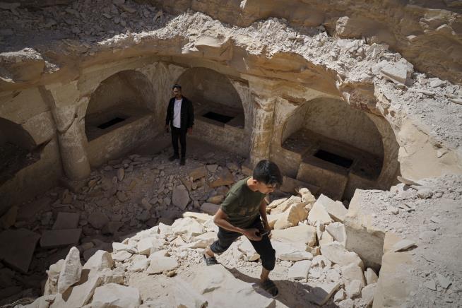Syrian Rubble Yields a Surprise: an Ancient Tomb Complex