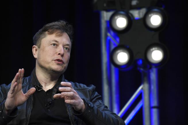 Elon Musk's Trans Daughter Performs in LA Drag Show