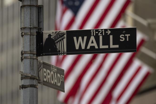 Stocks Rally, Oil Prices Drop After Iran Retaliates