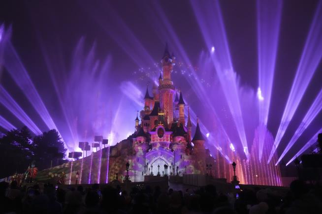 Disneyland Paris Stops Mock Wedding With 9-Year-Old