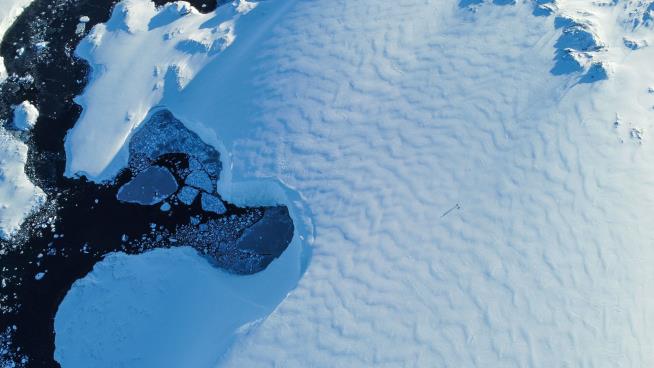 Teen Pilot's Antarctica Detour Ends Badly