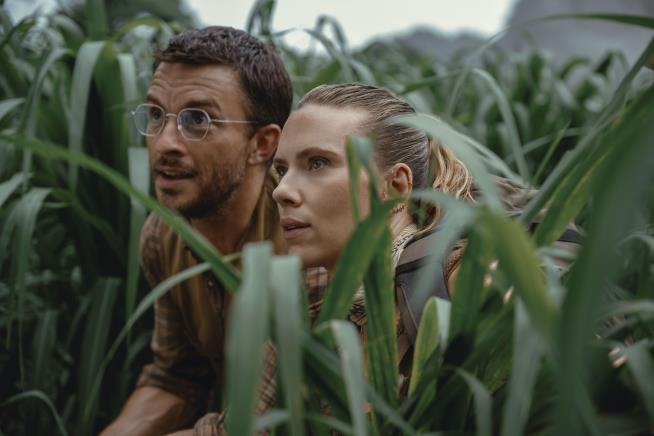 New Films Stay Out of Jurassic World' s Way