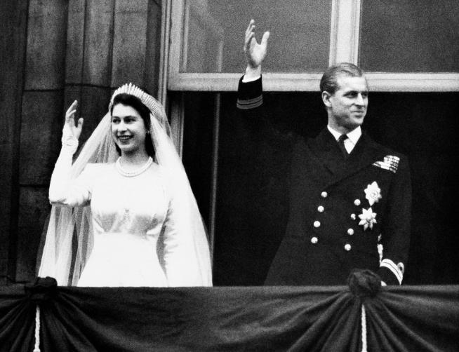 Buyer Plans to Eat 77-Year-Old Piece of Royal Wedding Cake