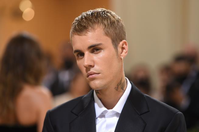 Justin Bieber Releases a Surprise Album