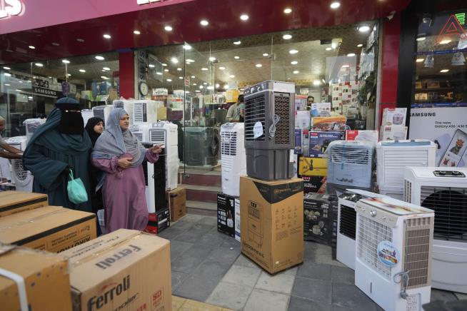 India's Air Conditioners May Max Out at 68 Degrees