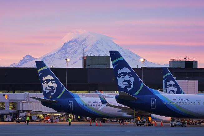 Alaska Airlines Grounds All of Its Planes