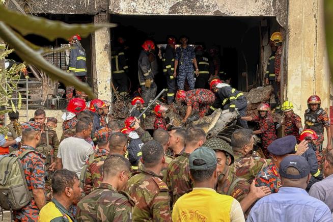 Bangladeshi Fighter Jet Crashes Into School