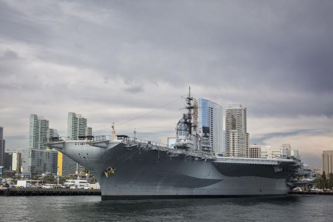 Sportfishing Boat Slams Into USS Midway