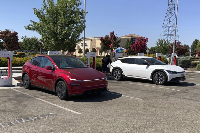 5 Tips for a Cross-Country Road Trip in an EV