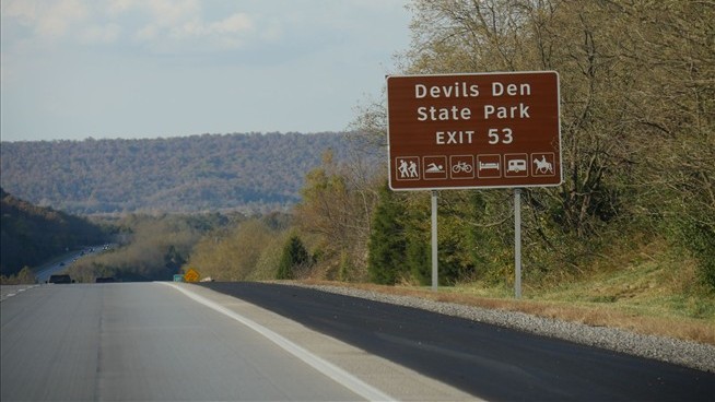 Manhunt After Couple Killed at Devil's Den State Park