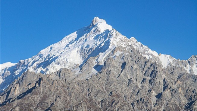Olympic Gold Medalist Is Injured, Stranded on Mountain