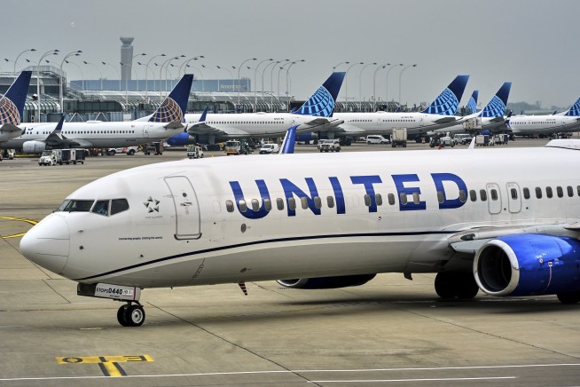 United Airlines Grounds Planes for Several Hours