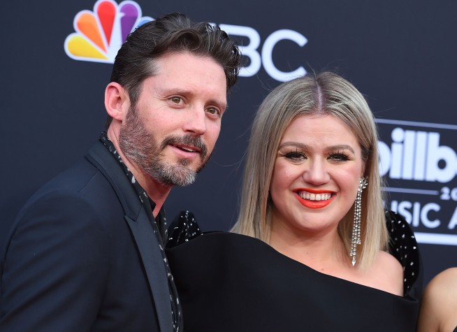 Kelly Clarkson's Ex-Husband Dies at 48