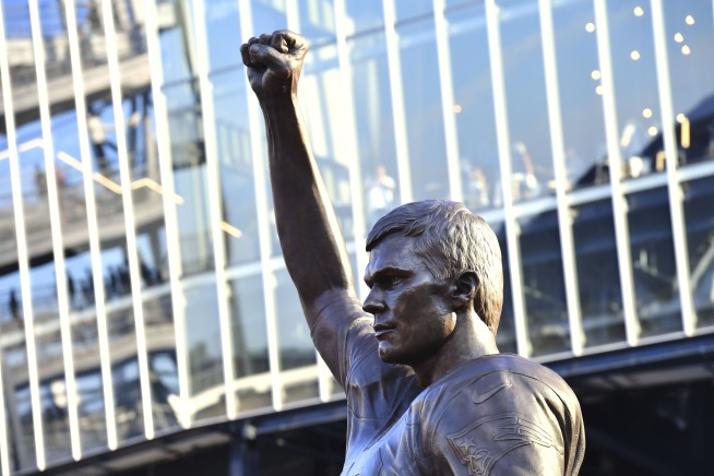Meet Your New 17-Foot-Tall Bronze Tom Brady