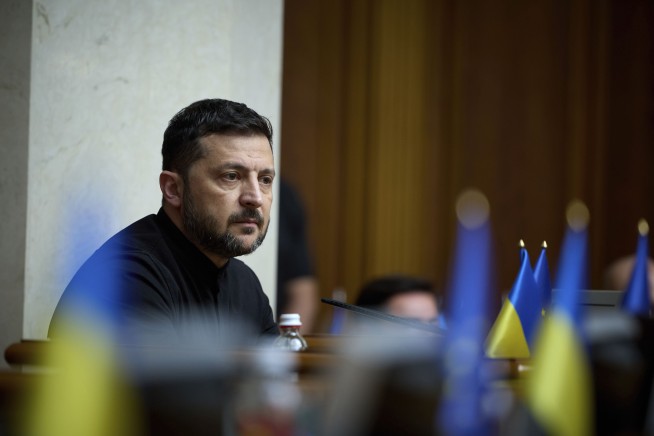 Ahead of Trump-Putin Summit, Zelensky Rejects Donbas Deal