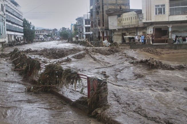 300+ Dead After Flash Floods in India, Pakistan