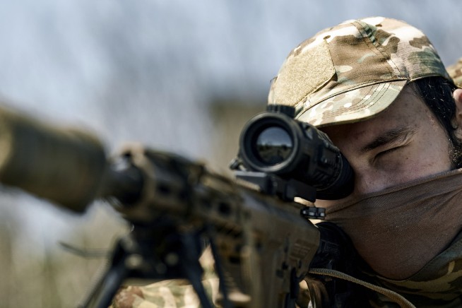Ukrainian Sniper Team Claims World's Longest Kill