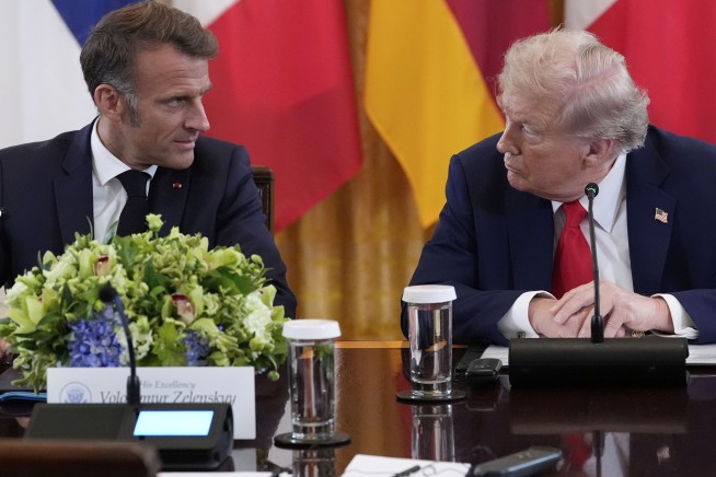 Trump Pauses Talks, Calls Putin