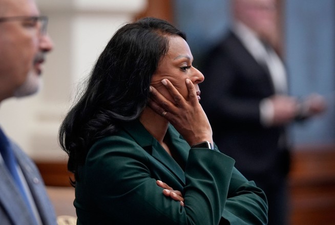 Texas Democrat Will Stay Locked in Capitol Until Wednesday