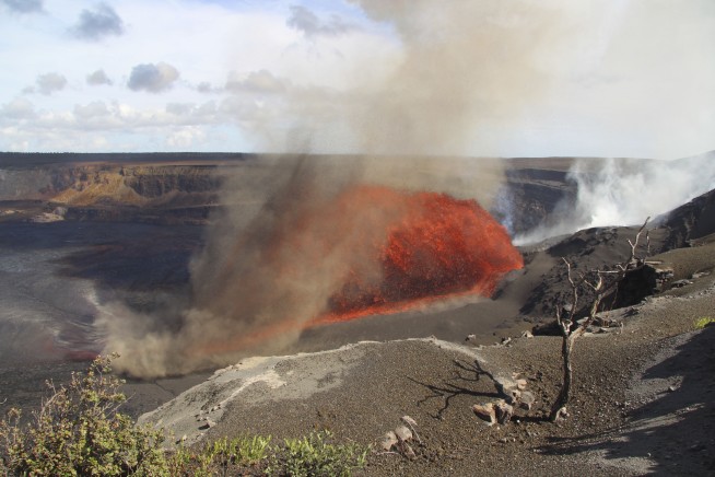 Hawaii's Kilauea Is Spewing Lava Again