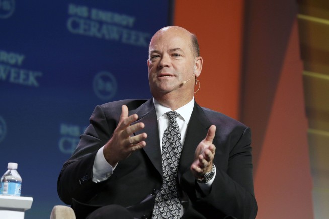 Oil Company Plans to Lay Off Thousands