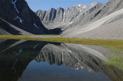 House Backs 211-Mile Road Through Alaska Wilderness