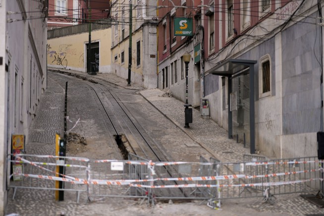 Death Toll in Derailment Was International
