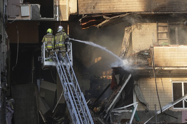 In a First, Russian Airstrike Hits Ukrainian Government Building