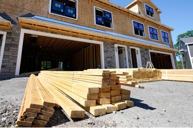 In Falling Lumber Prices, a Potential Warning Sign