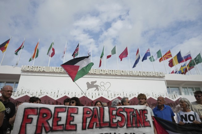 Hollywood Stars Pledge to Boycott Israeli Film Institutions