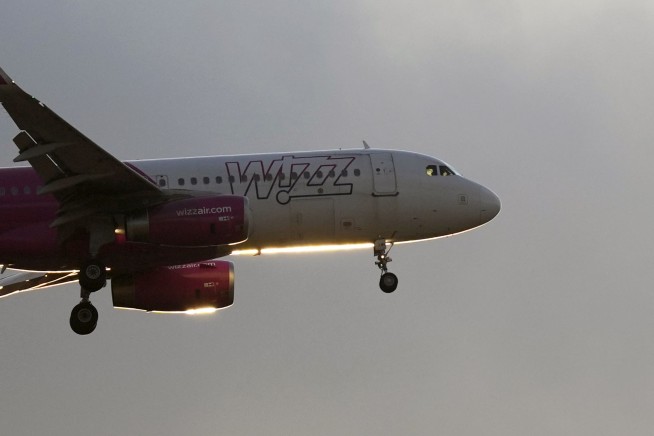 Report: Toxic Plane Cabin Air Is Causing Brain Injuries