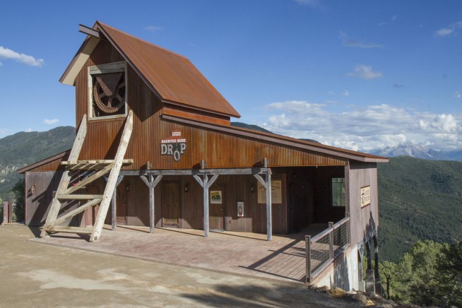 Jury Awards $205M After Girl's Fatal Amusement Park Fall