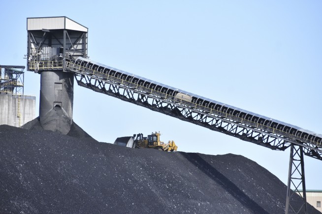 US Goes Big on Coal With Rescue Plan