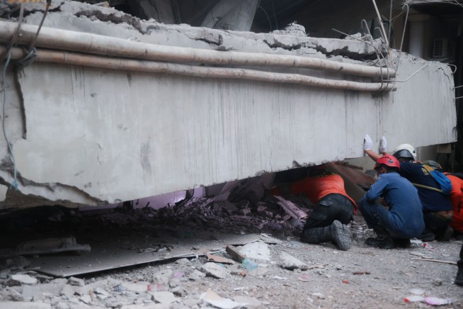 91 Students Remain Buried 2 Days After School Collapse