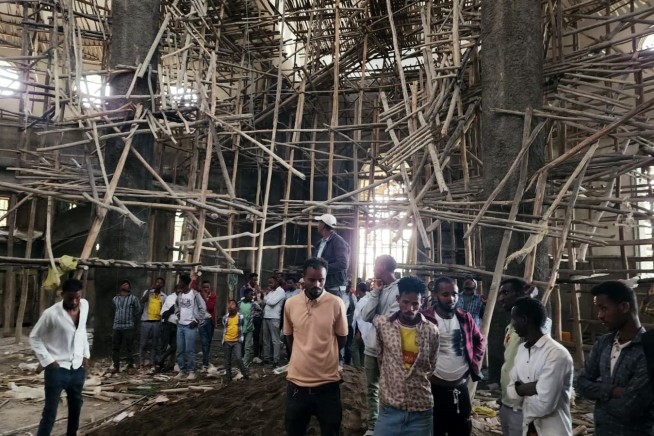 25 Worshippers Killed in Church Collapse