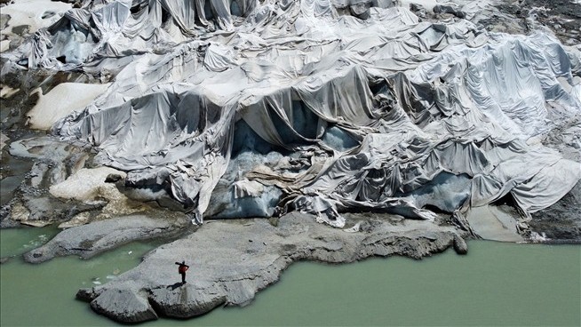 Swiss Glaciers Shrank 3% This Year. That's Big