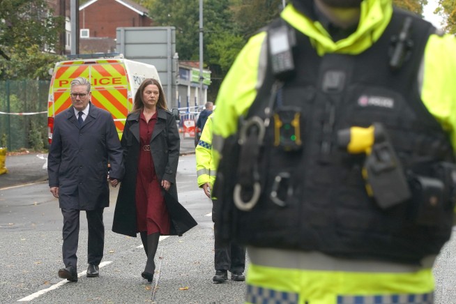 6 Suspects Questioned After UK Synagogue Attack