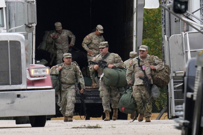 Texas National Guard Troops Arrive in Illinois