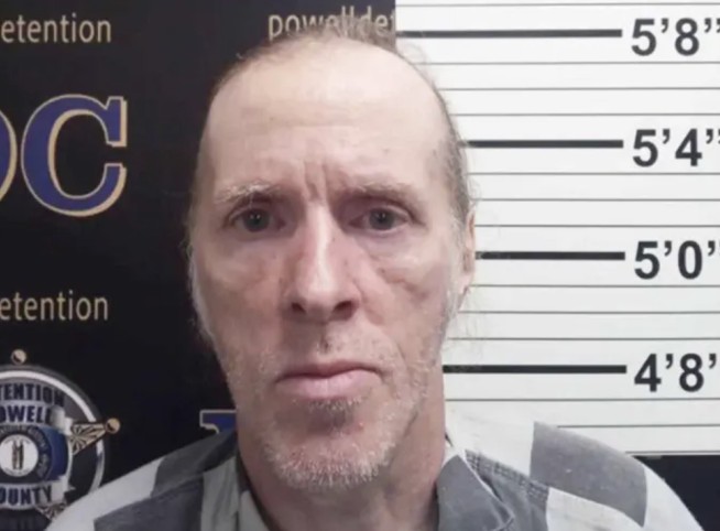 Man Arrested After Hanging Effigies of Local Officials