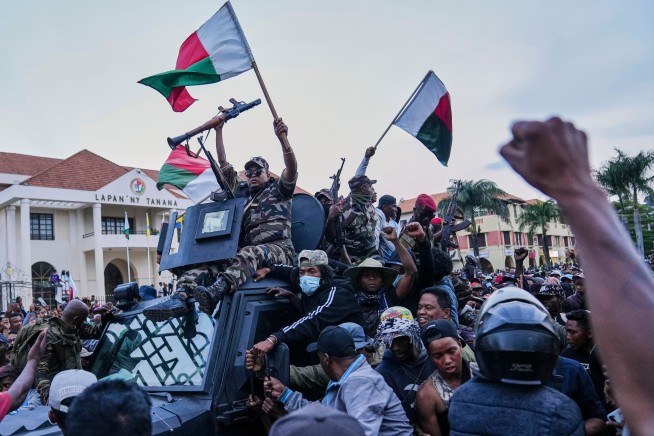 Report: Madagascar's President Flees Country