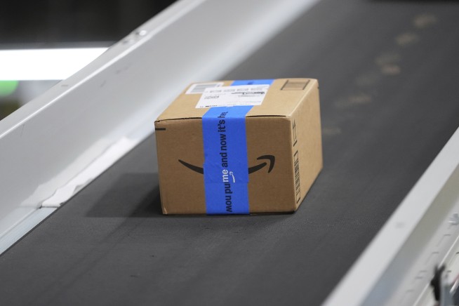 Amazon Hiring 250K for Holiday Rush